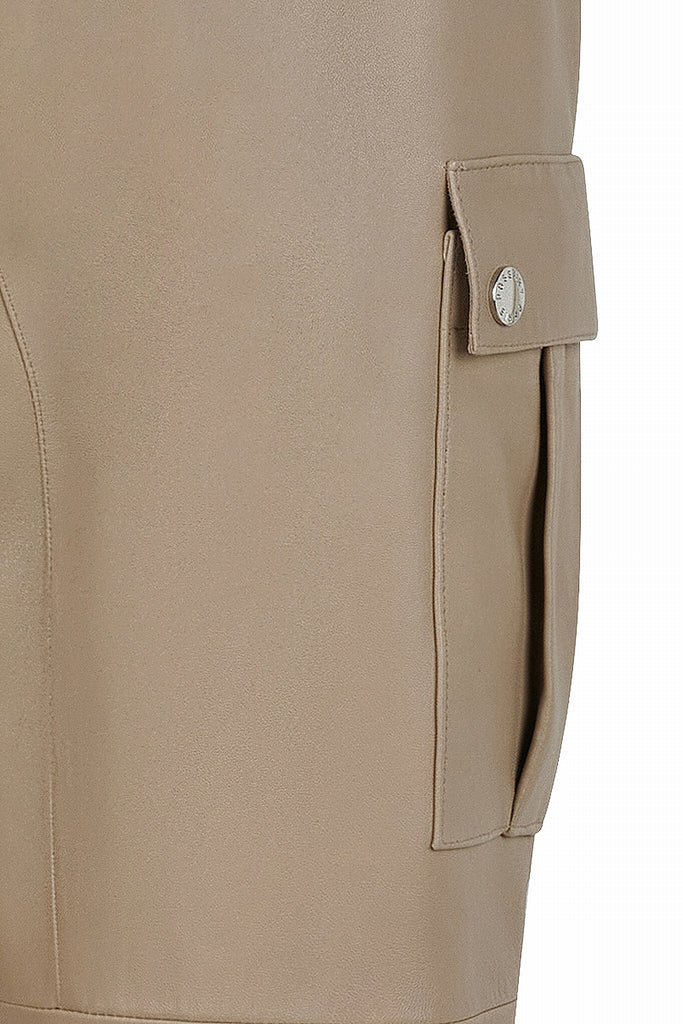 PANTALON EN CUIR STYLE CARGO - TELUS NICKEL SABLE