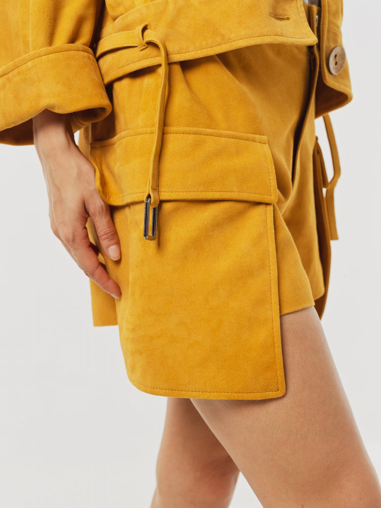 SHORT EN DAIM AVEC POCHES - BLANES VEL CURCUMA